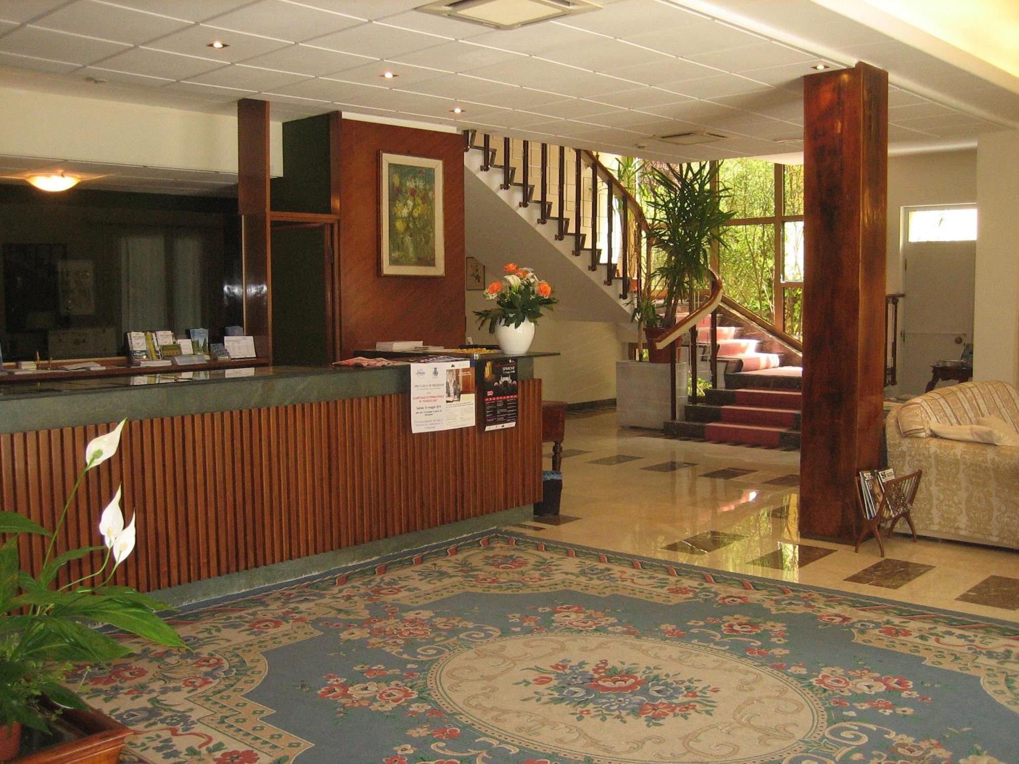 Hotel Broglia Sirmione Kültér fotó