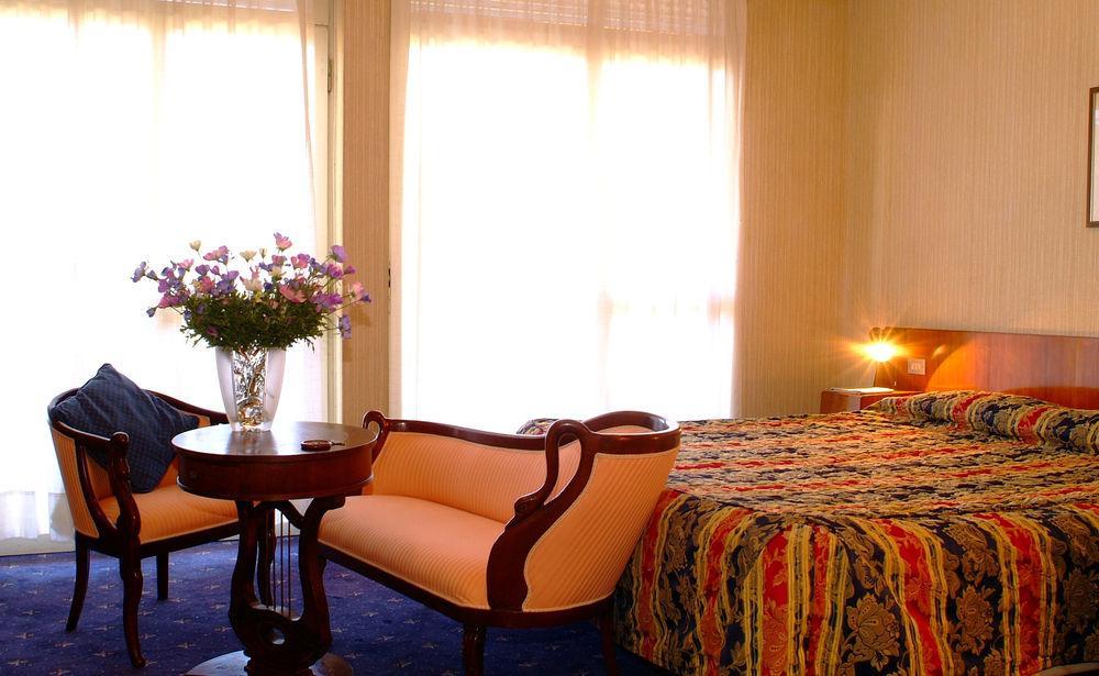 Hotel Broglia Sirmione Kültér fotó