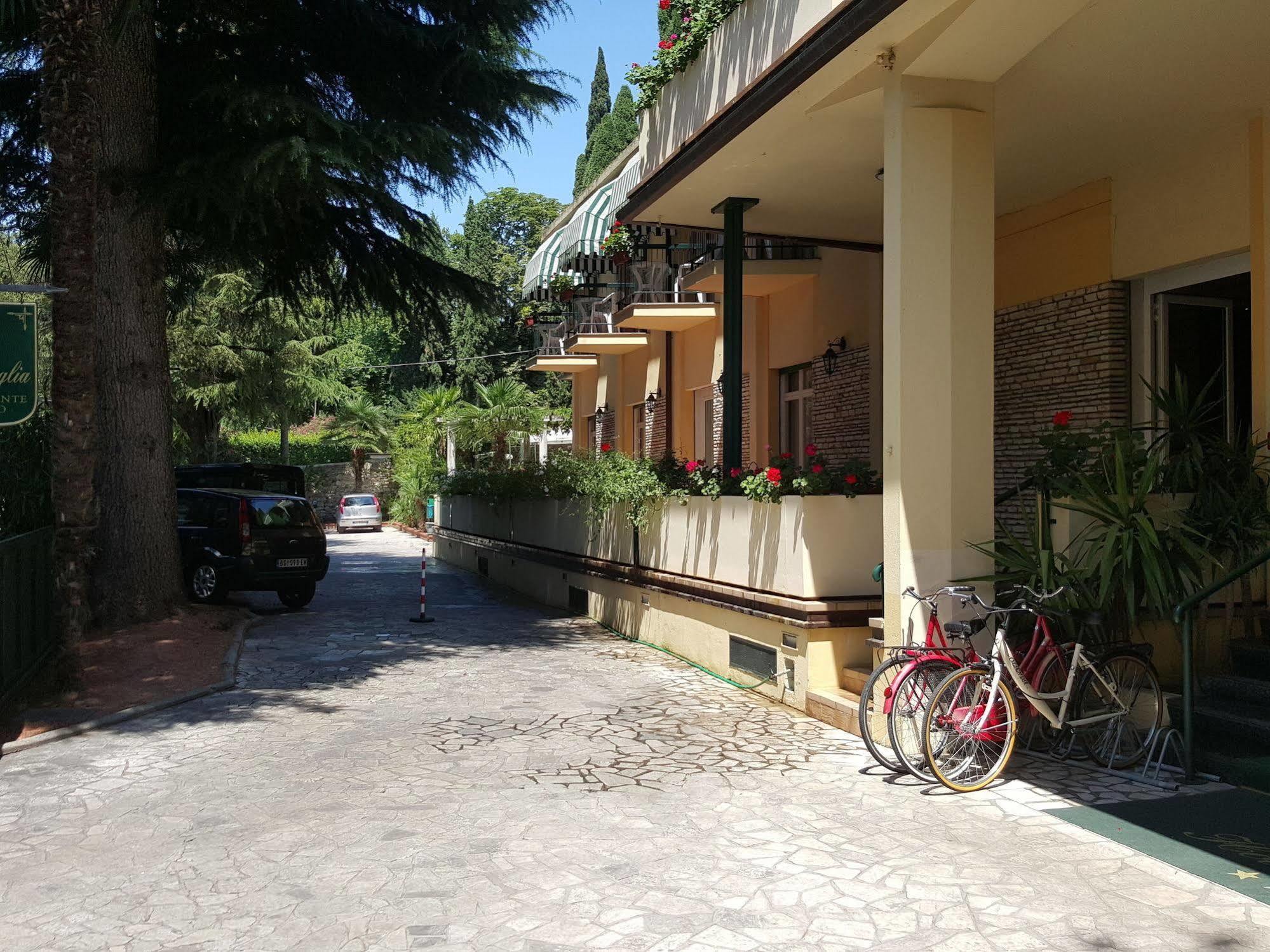 Hotel Broglia Sirmione Kültér fotó