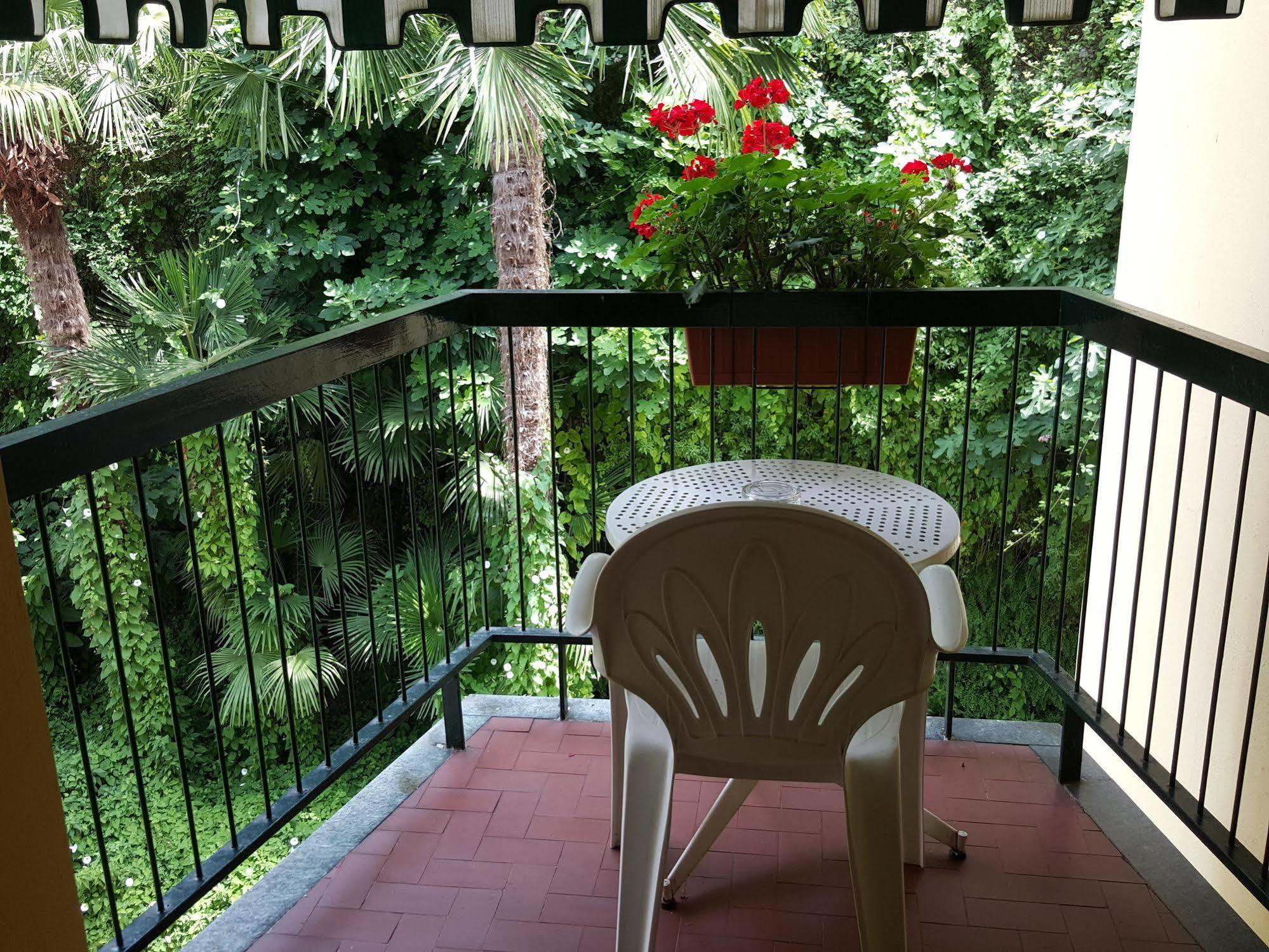 Hotel Broglia Sirmione Kültér fotó